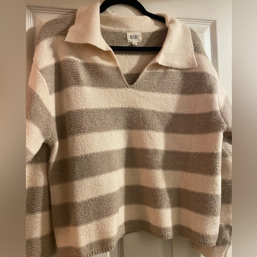 BiBi Women's V-Neck Striped Sweater - Cream and Taupe